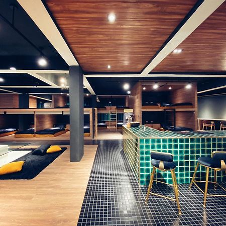 パーベッド ホステル タイチュン ステーション 台中市 エクステリア 写真